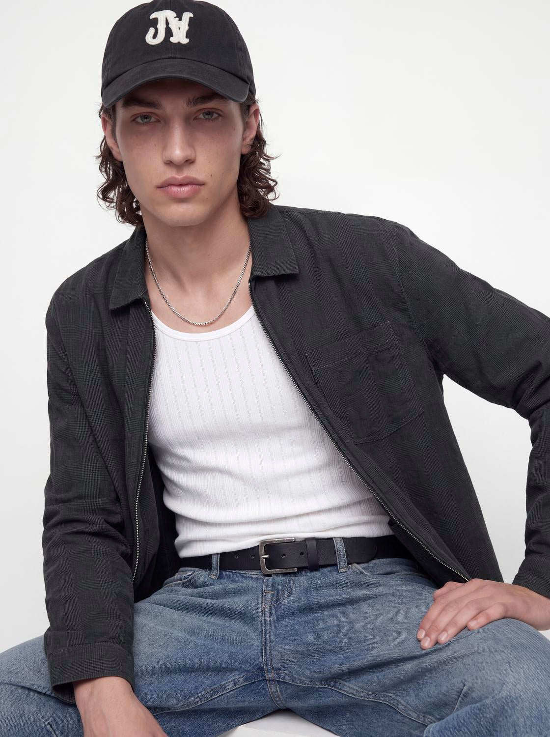 model_shot-creative
